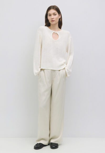 Ivory Keyhole Sweater - Image 2